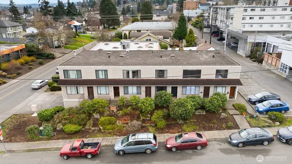 a car parked in front of a building