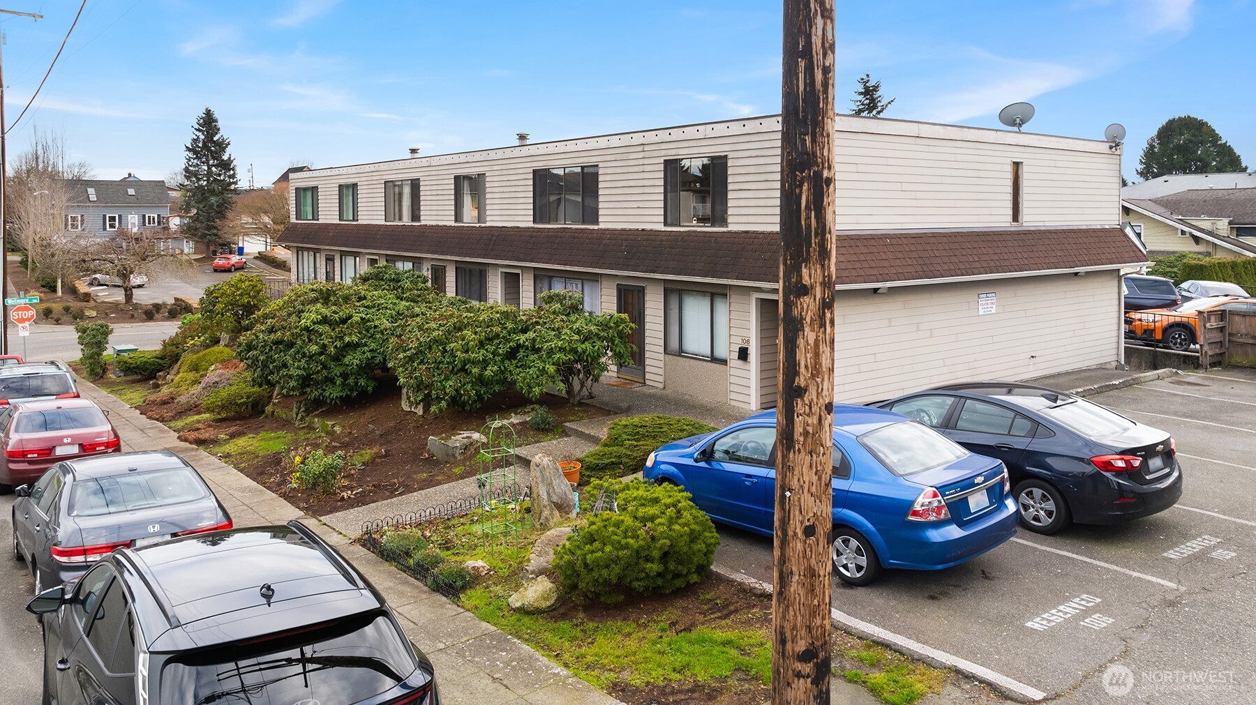 1612 33rd Street, Unit 104 Everett, WA 98201 - Photo 24 of 24 a front view of a house with garden