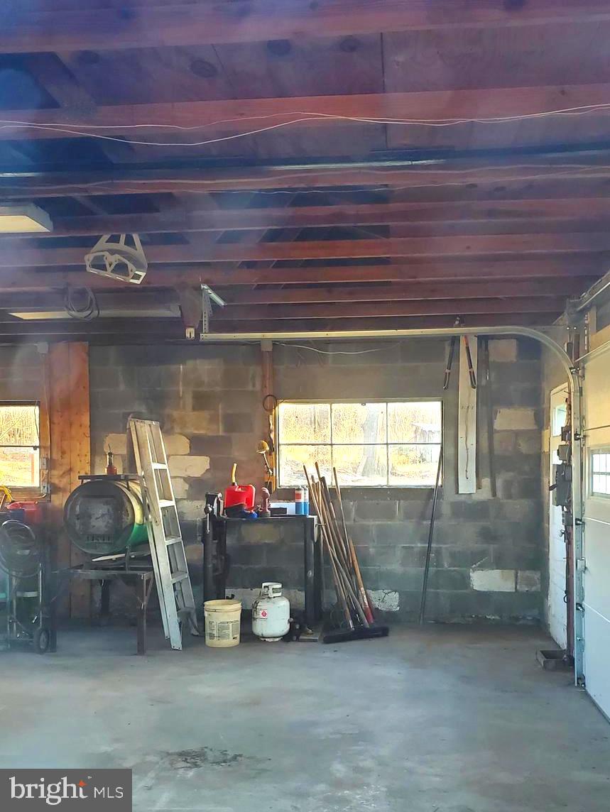 1700 Kimble Road Berryville, VA 22611 - Photo 22 of 74 INSIDE OF GARAGE