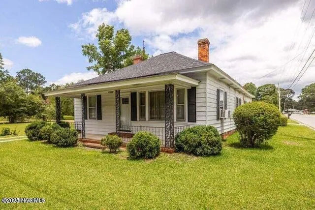 $1,000 | 1319 East 14th Street, Greenville, NC 27858