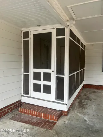 $1,000 | 1319 East 14th Street, Greenville, NC 27858