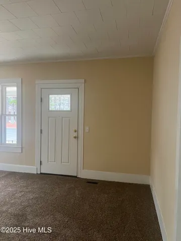 $1,000 | 1319 East 14th Street, Greenville, NC 27858