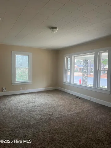 $1,000 | 1319 East 14th Street, Greenville, NC 27858