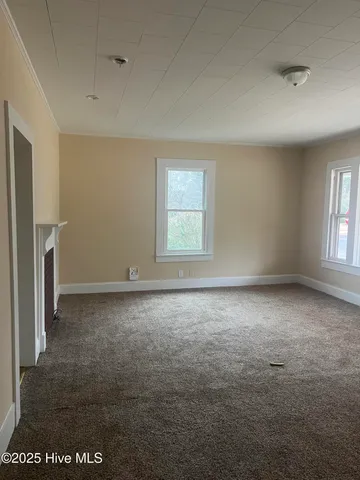 $1,000 | 1319 East 14th Street, Greenville, NC 27858