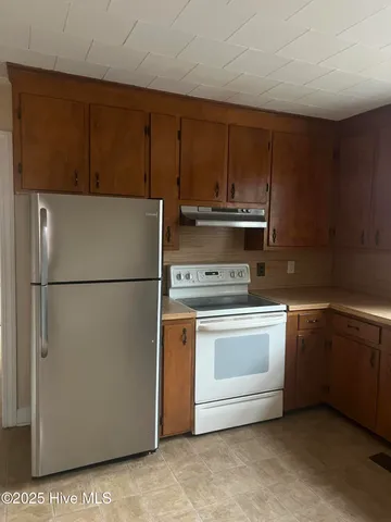 $1,000 | 1319 East 14th Street, Greenville, NC 27858