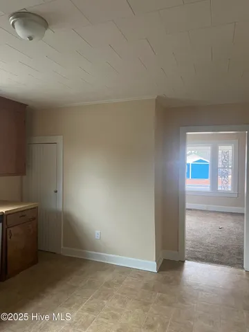 $1,000 | 1319 East 14th Street, Greenville, NC 27858