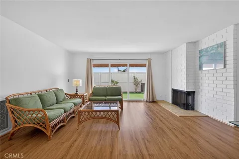 $1,095,000 | 1086 Buckingham Lane, Newport Beach, CA 92660