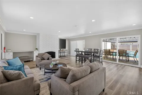 $1,095,000 | 1086 Buckingham Lane, Newport Beach, CA 92660