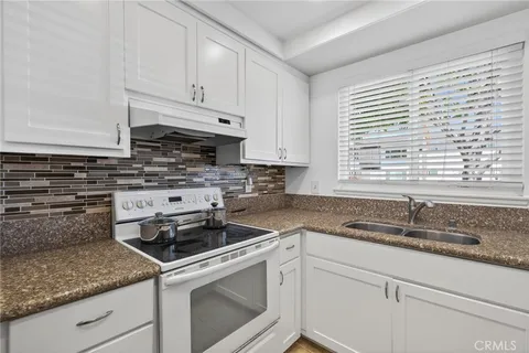 $1,095,000 | 1086 Buckingham Lane, Newport Beach, CA 92660