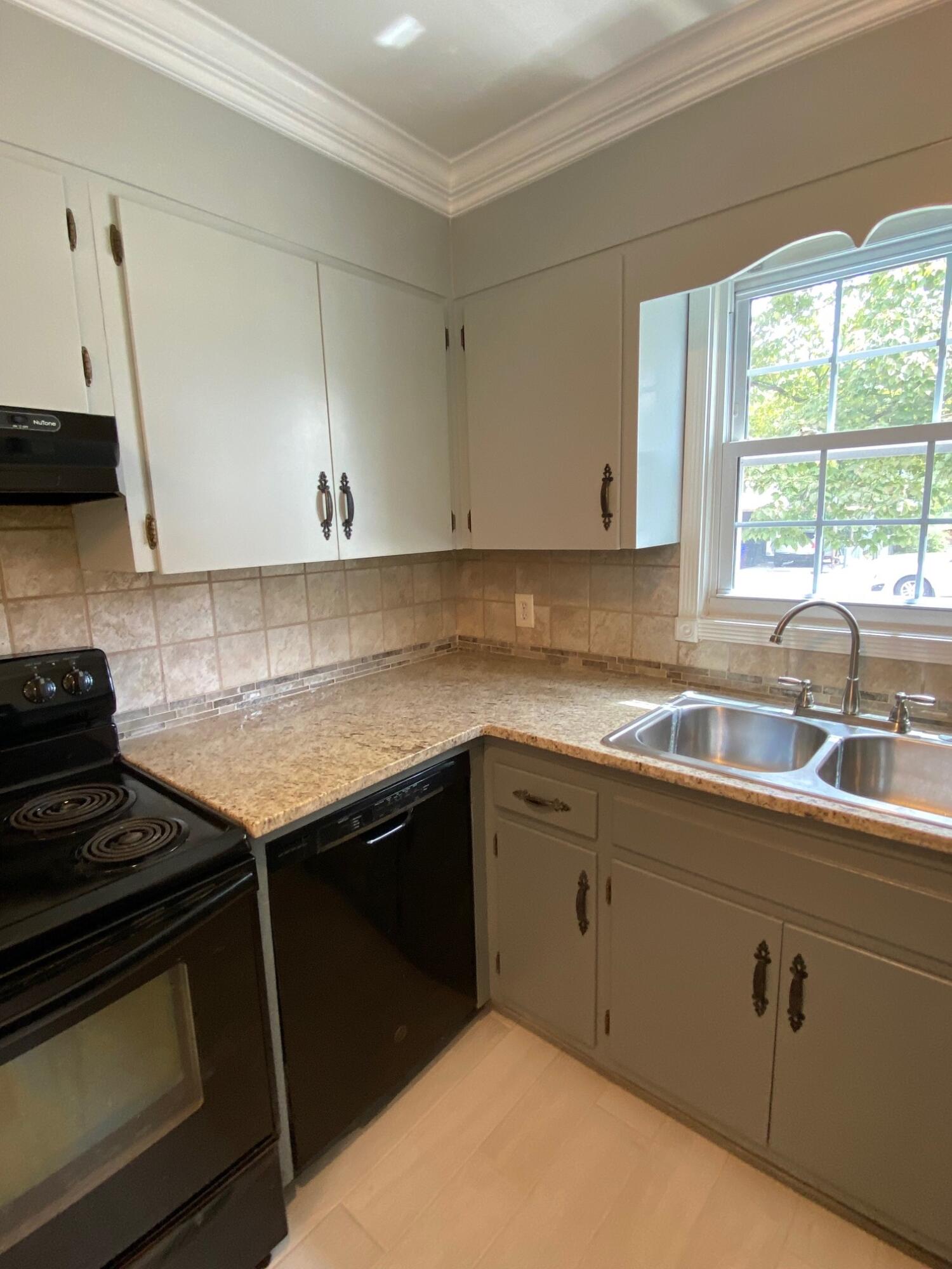 158 Athens Road Oak Ridge, TN 37830 - Photo 12 of 29 158 Kitchen view