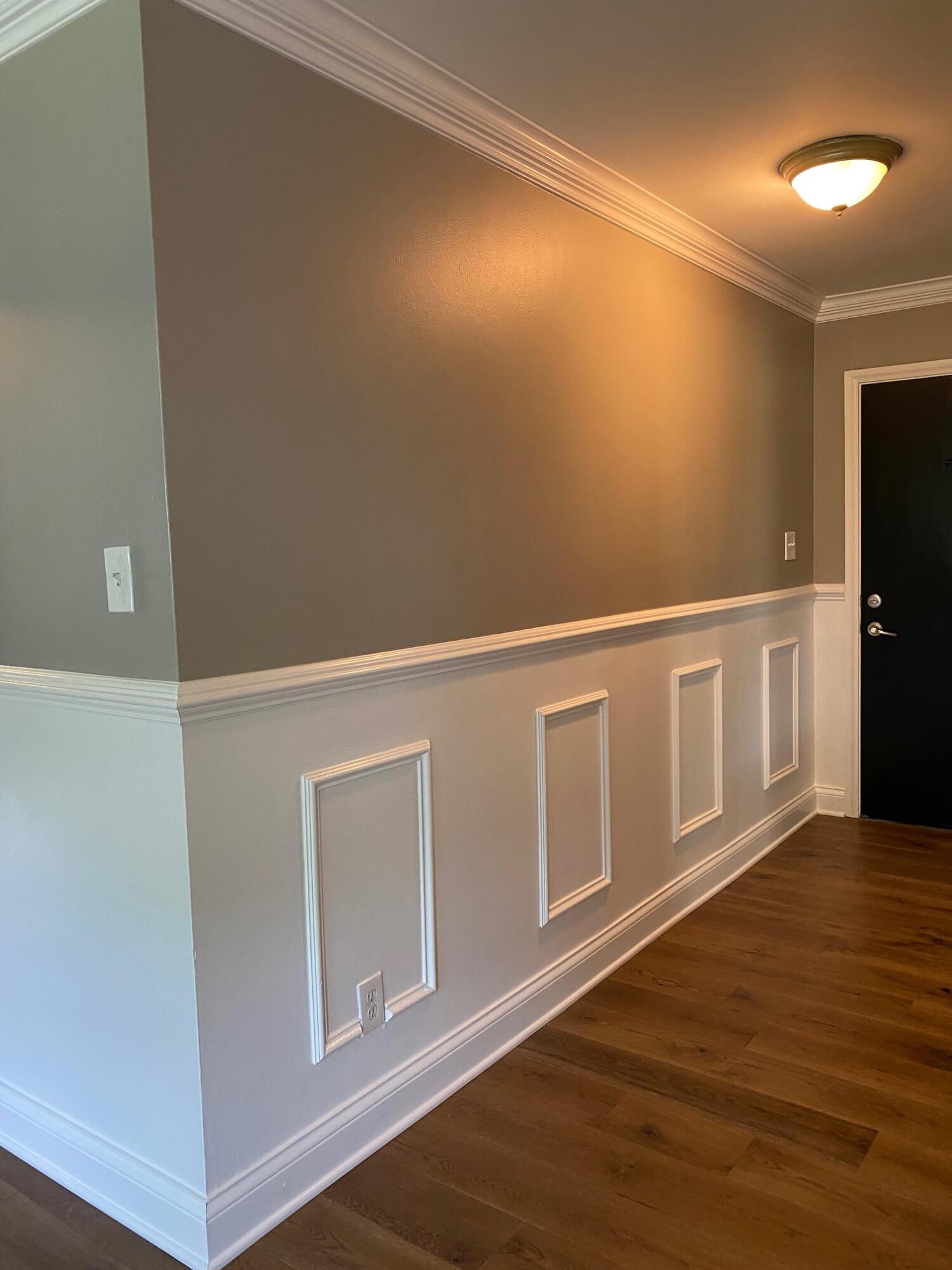158 Athens Road Oak Ridge, TN 37830 - Photo 5 of 29 158 Entry view with heavy trim