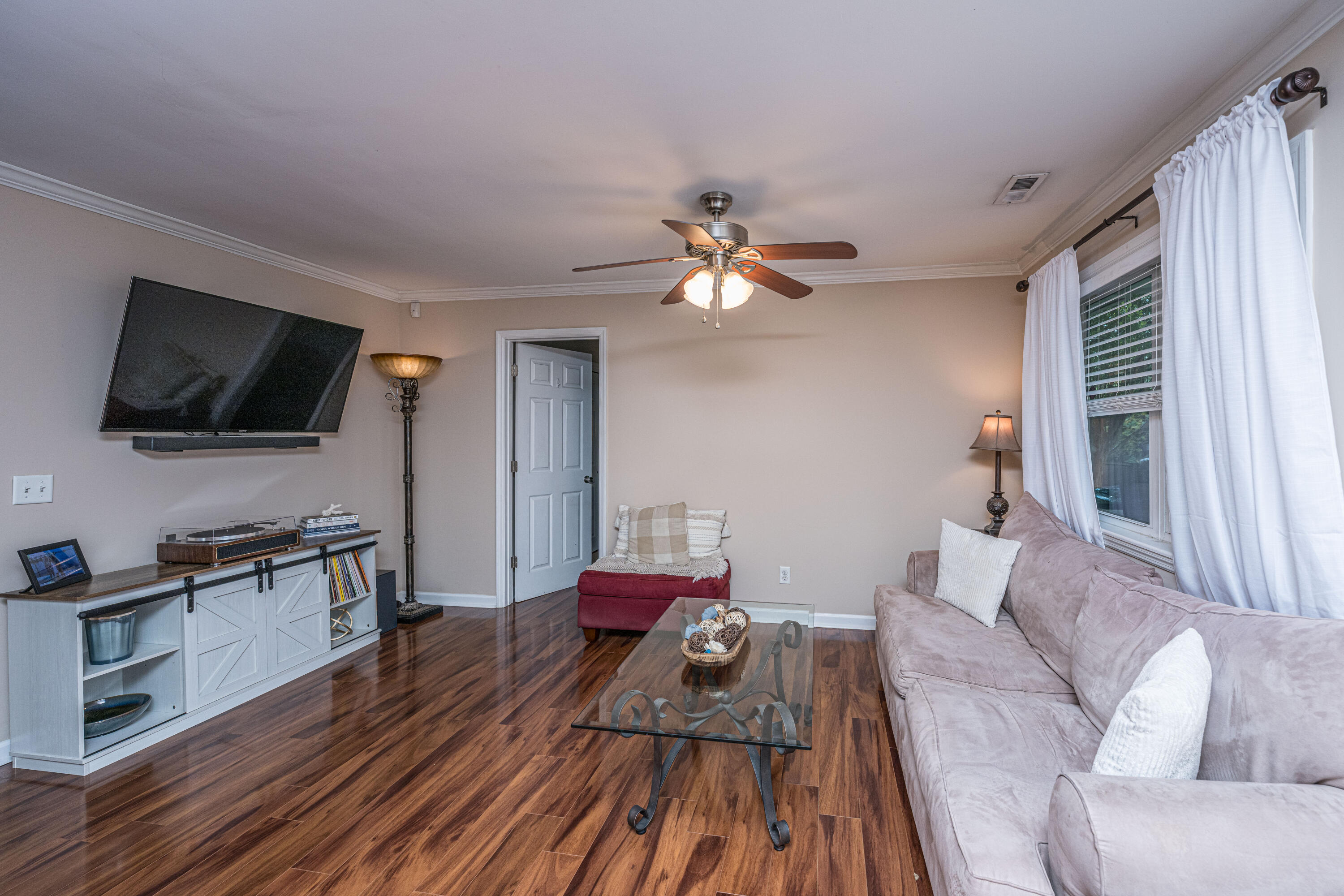 1240 Camellia Road Charleston, SC 29407 - Photo 6 of 38 1240CamilliaRdINT003
