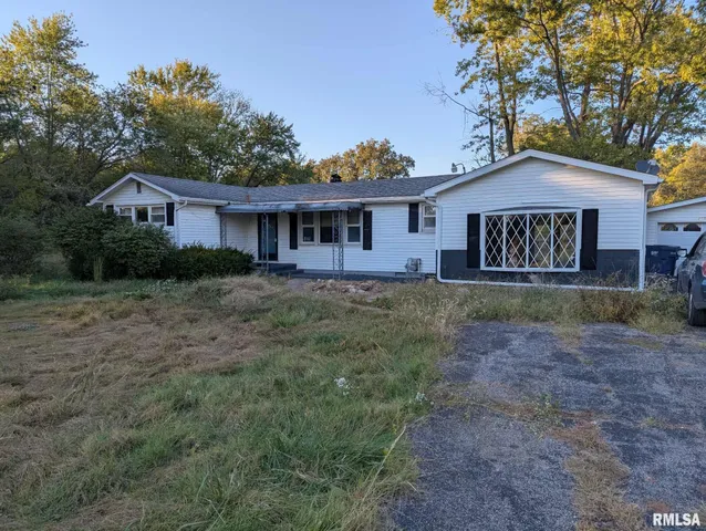 $120,000 | 605 West State Street, Buckner, IL 62819