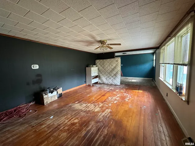 $120,000 | 605 West State Street, Buckner, IL 62819