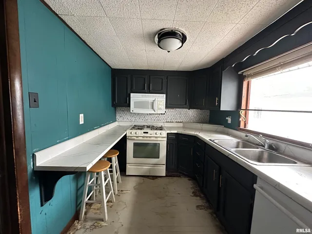 $120,000 | 605 West State Street, Buckner, IL 62819