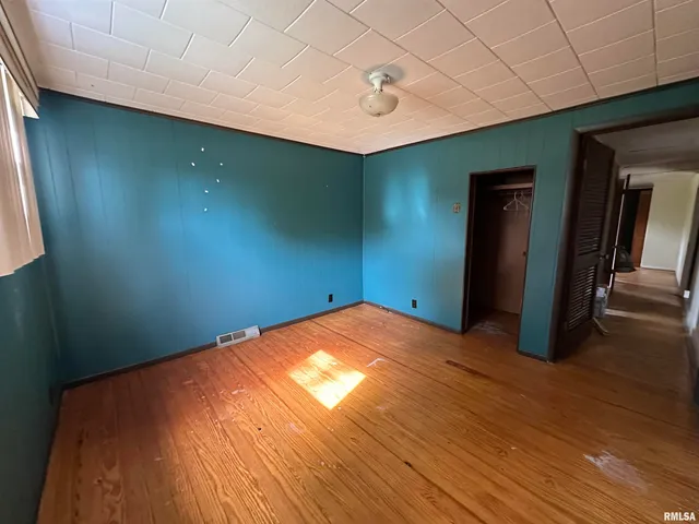 $120,000 | 605 West State Street, Buckner, IL 62819