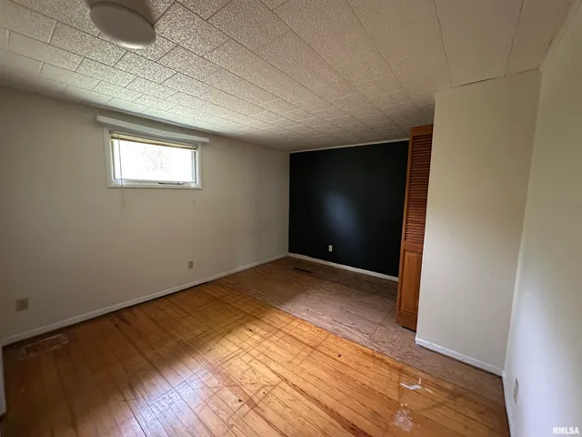 $120,000 | 605 West State Street, Buckner, IL 62819