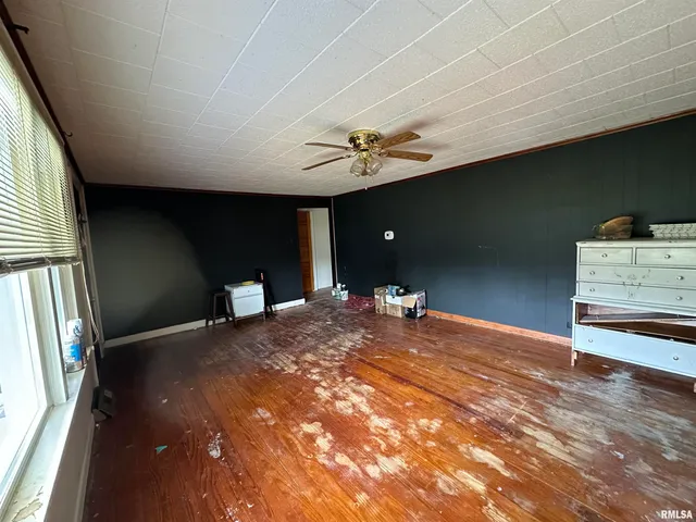 $120,000 | 605 West State Street, Buckner, IL 62819