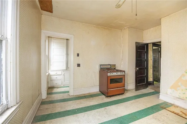 a view of an entryway of the house