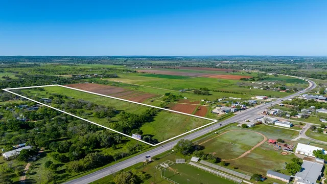 a view of a tennis court