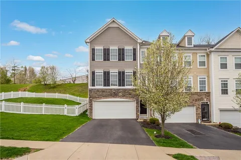 $389,900 | 22 Truman Circle, McKees Rocks, PA 15136