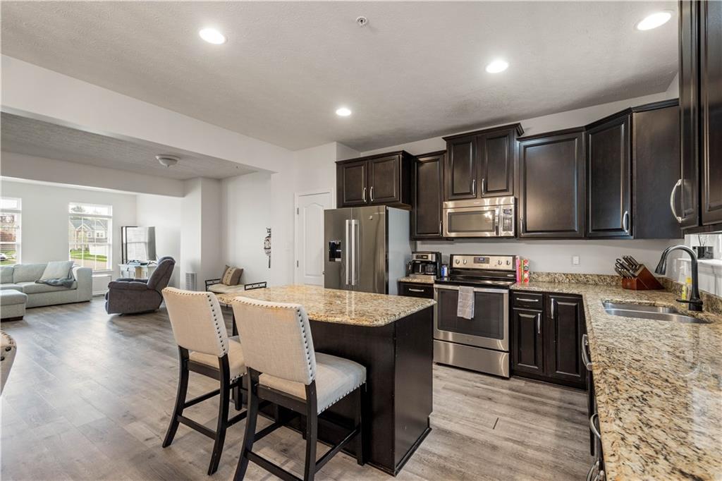 22 Truman Circle McKees Rocks, PA 15136 - Photo 11 of 32