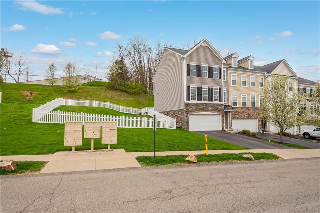 22 Truman Circle McKees Rocks, PA 15136 - Photo 2 of 32