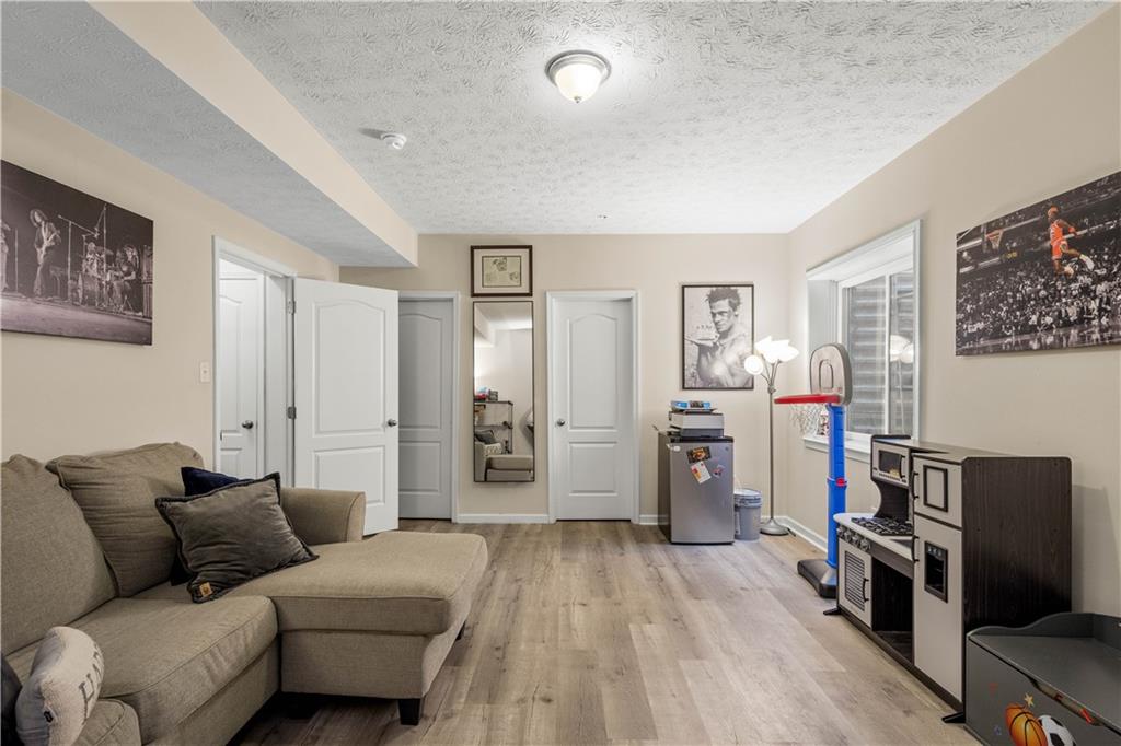 22 Truman Circle McKees Rocks, PA 15136 - Photo 28 of 32