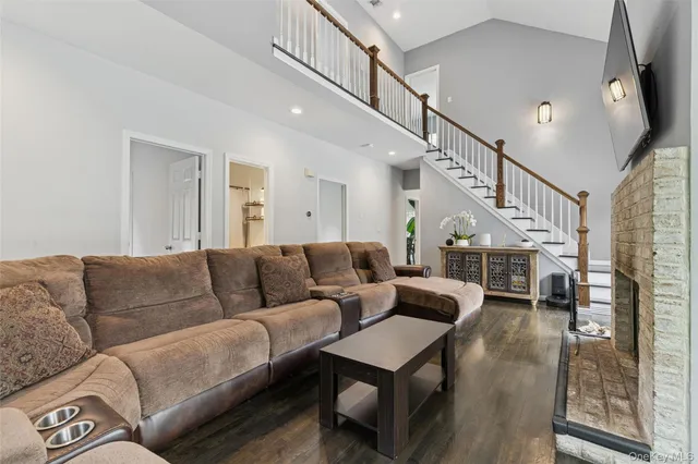 $95,000 | 138 North Road, Hampton Bays, NY 11946