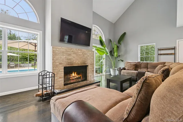 $95,000 | 138 North Road, Hampton Bays, NY 11946