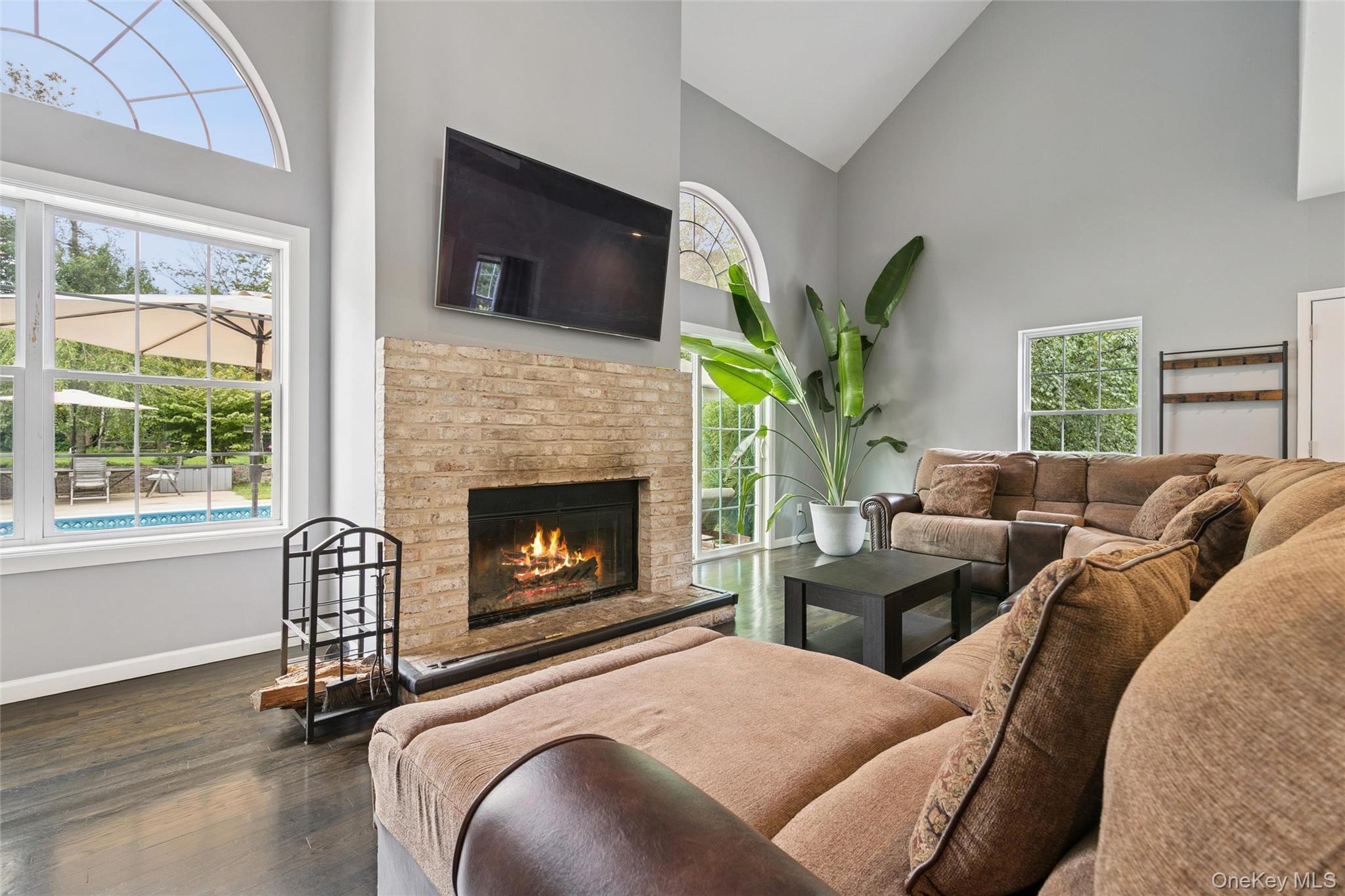 138 North Road Hampton Bays, NY 11946 - Photo 12 of 30