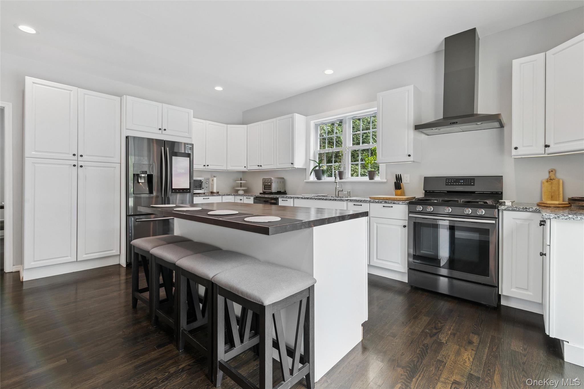 138 North Road Hampton Bays, NY 11946 - Photo 14 of 30