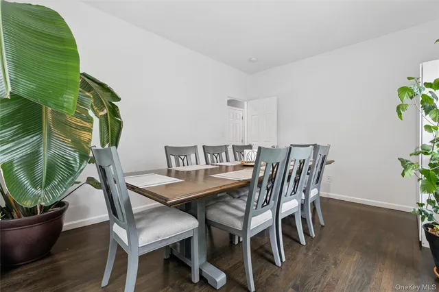 $95,000 | 138 North Road, Hampton Bays, NY 11946