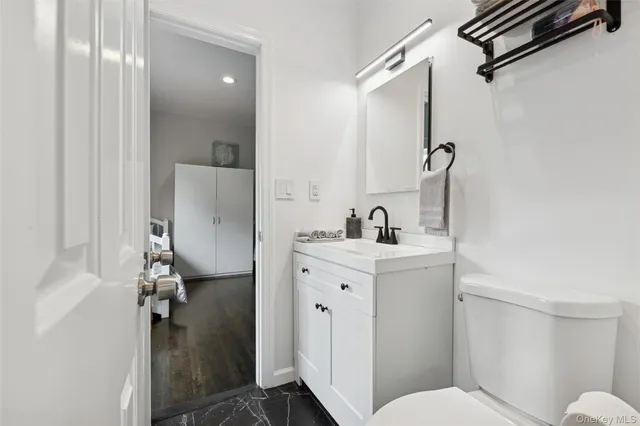 $95,000 | 138 North Road, Hampton Bays, NY 11946