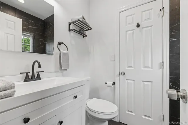 $95,000 | 138 North Road, Hampton Bays, NY 11946