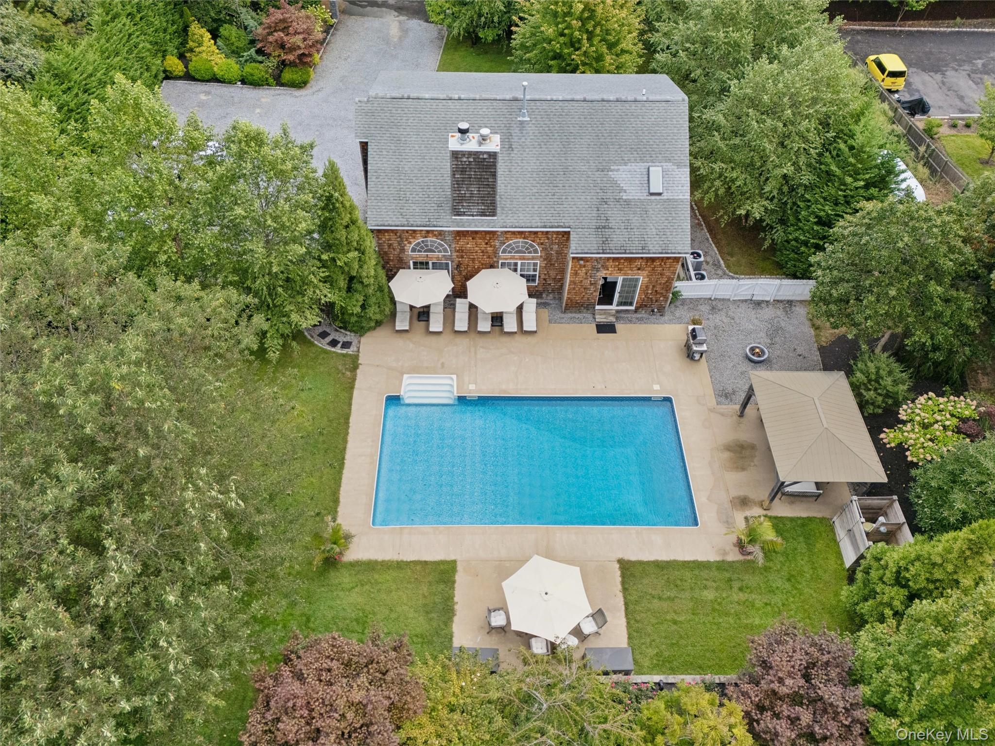 138 North Road Hampton Bays, NY 11946 - Photo 4 of 30