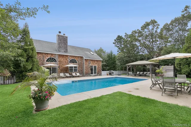 $95,000 | 138 North Road, Hampton Bays, NY 11946