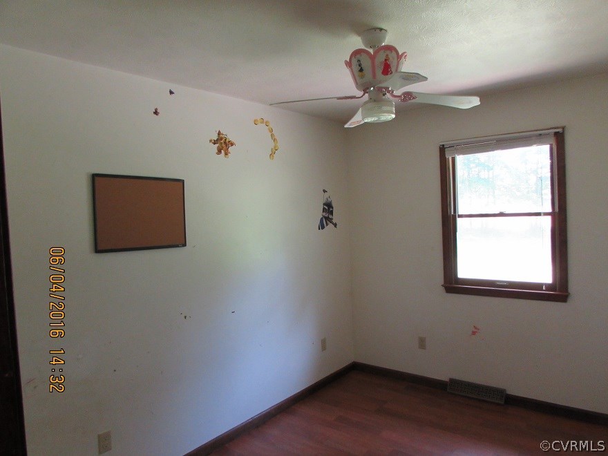660 Cooks Road Farmville, VA 23901 - Photo 7 of 18 an empty room with a window