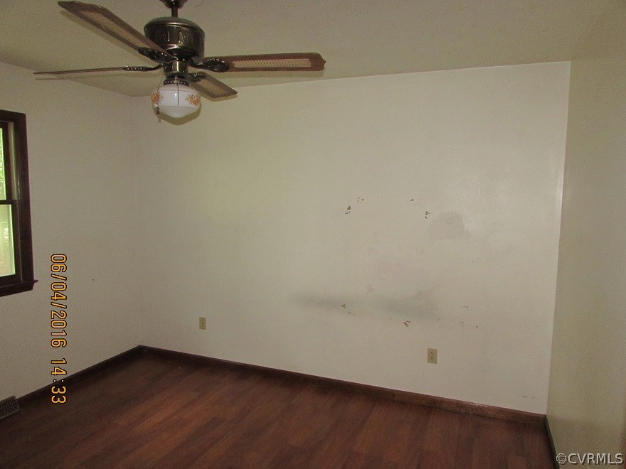660 Cooks Road Farmville, VA 23901 - Photo 8 of 18 a view of a hallway