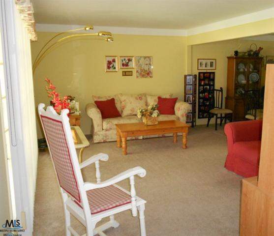 32317 Woody Road Fraser, MI 48026 - Photo 2 of 7 Living Room