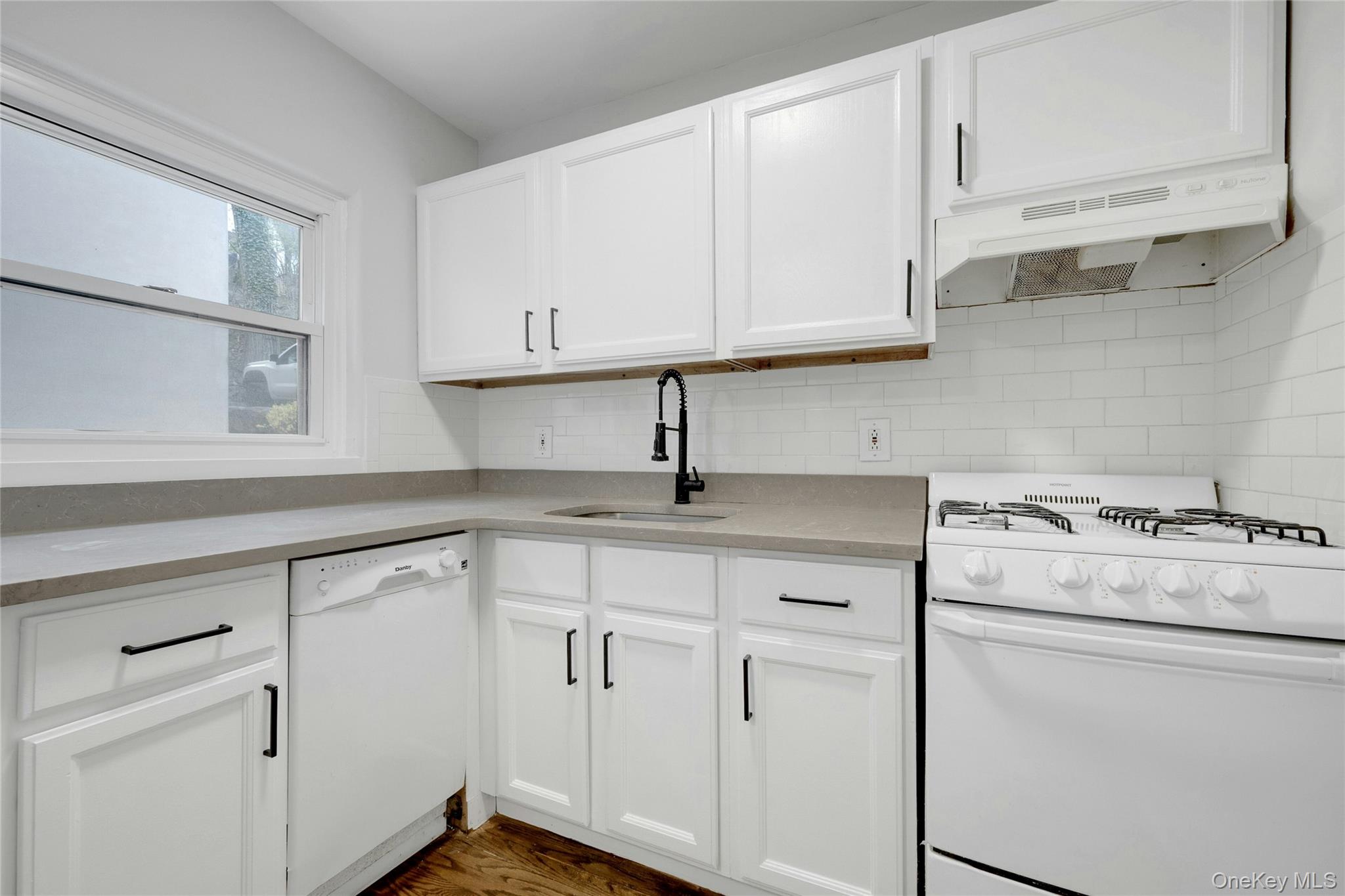 64 Kensington Road, Unit 1A Bronxville, NY 10708 - Photo 7 of 17