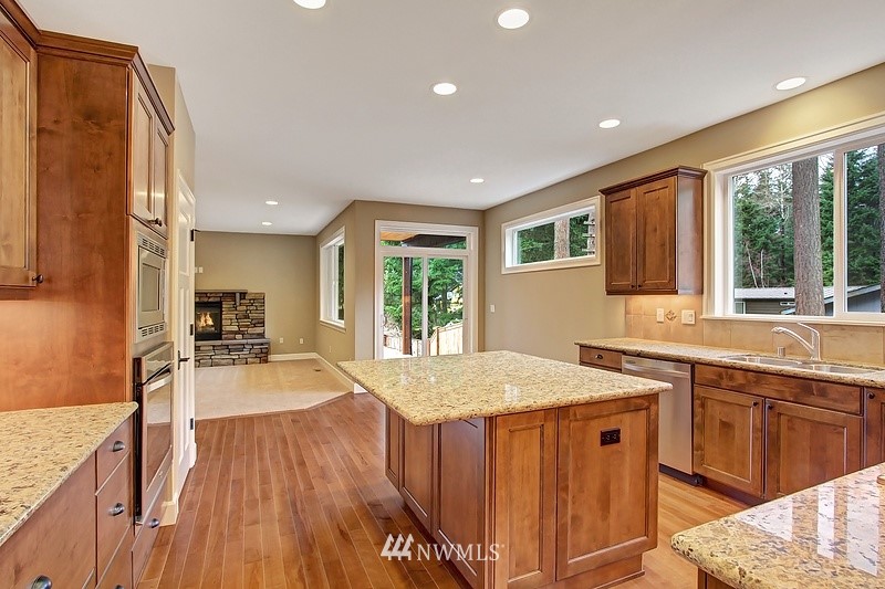 8646 Northeast 177th Place Bothell, WA 98011 - Photo 6 of 10 Gallery Image 6