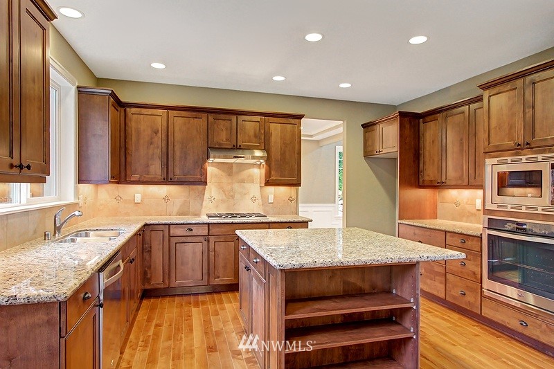 8646 Northeast 177th Place Bothell, WA 98011 - Photo 7 of 10 Gallery Image 7