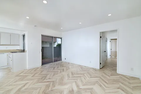 $425,000 | 8015 Caminito De Pizza, Unit E, San Diego, CA 92108