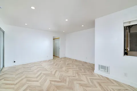 $425,000 | 8015 Caminito De Pizza, Unit E, San Diego, CA 92108