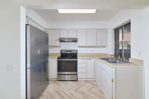 $425,000 | 8015 Caminito De Pizza, Unit E, San Diego, CA 92108