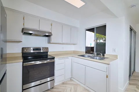 $425,000 | 8015 Caminito De Pizza, Unit E, San Diego, CA 92108