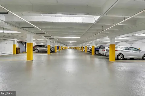 $270,000 | 10500 Rockville Pike, Unit 326, Rockville, MD 20852