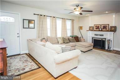902 Uniontown Road Westminster, MD 21158 - Photo 4 of 30 Living Room