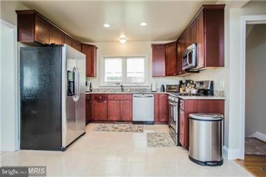 902 Uniontown Road Westminster, MD 21158 - Photo 6 of 30 Kitchen